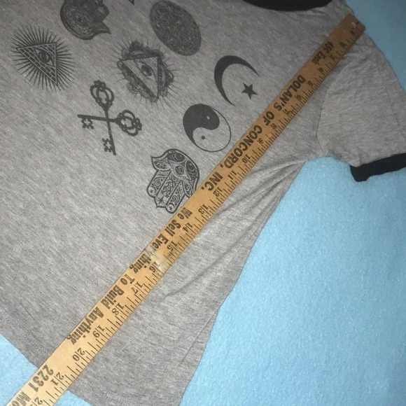 LUNA CHIX celestial short sleeve stretchy crewneck lightweight top size S - Picture 5 of 6